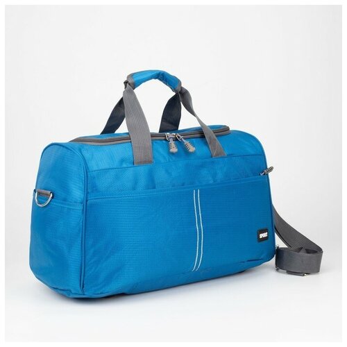 фото --- сумка спортивная, отдел на молнии, 3 наружных кармана, длинный ремень, цвет голубой