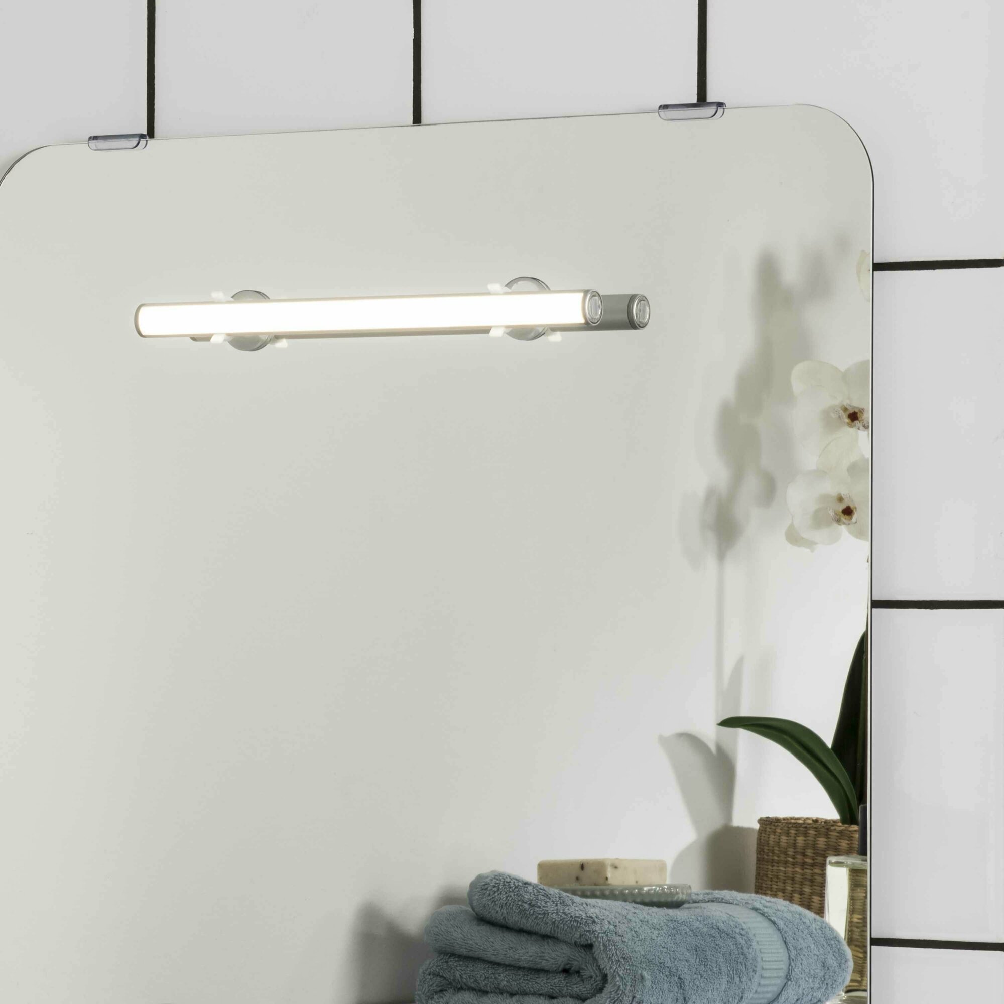 Подсветка светодиодная портативная Inspire Lopra для зеркала влагозащищенная с аккумулятором, нейтральный белый свет - фото №7