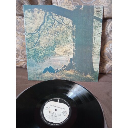 John Lennon – Plastic Ono Band 1970 Label: Apple Records – EAS-80704 Format: Vinyl, LP, Album, Reissue, Stereo Country: Japan Released: 1977 NM-
