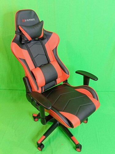 Изображение товара Офисное компьютерное кресло с механизмом качания. Геймерское игровое кресло с регулировкой подлокотников