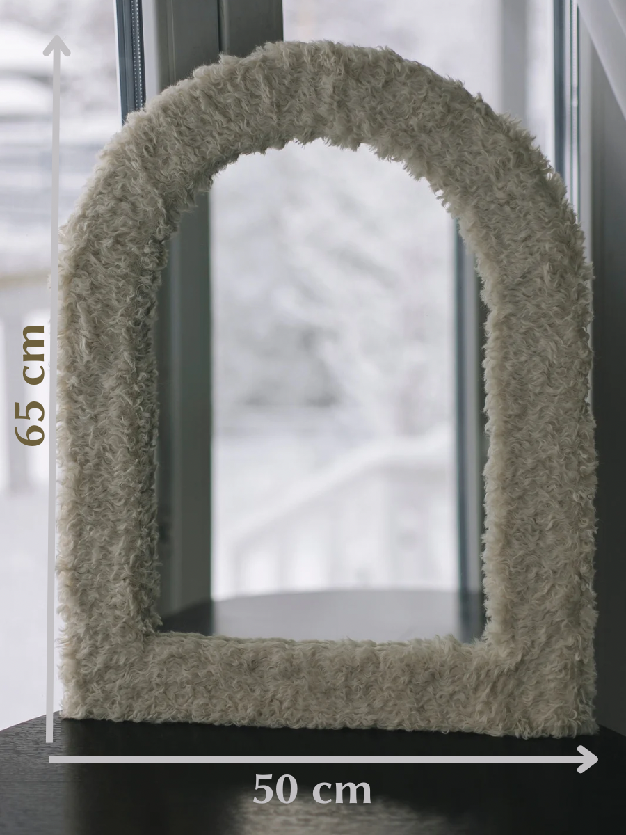 Зеркало "Арка", 65x50 см, в раме из меха - фотография № 4
