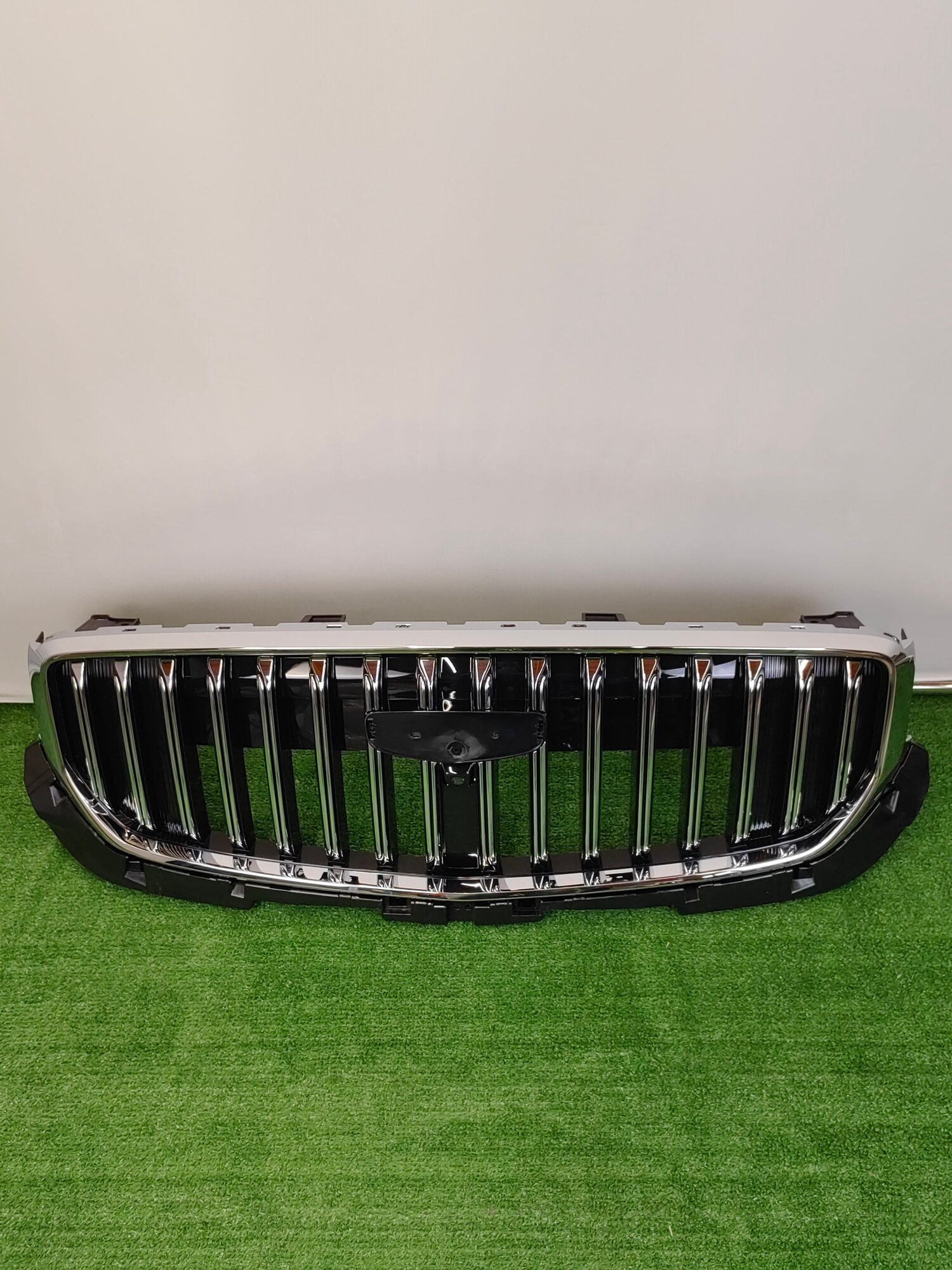 GEELY Решетка радиатора Geely Monjaro рестайлинг 6608241190