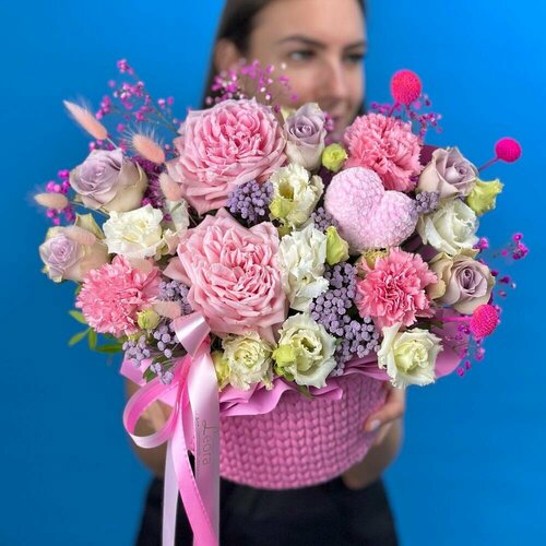 Цветы в корзине. Розовое сердце и Японские пионовидные розы. Композиция 599. Leora Flowers дом цветочной моды