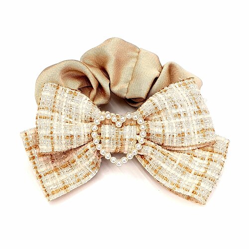 Резинка бант из твида с сердцем 360₽