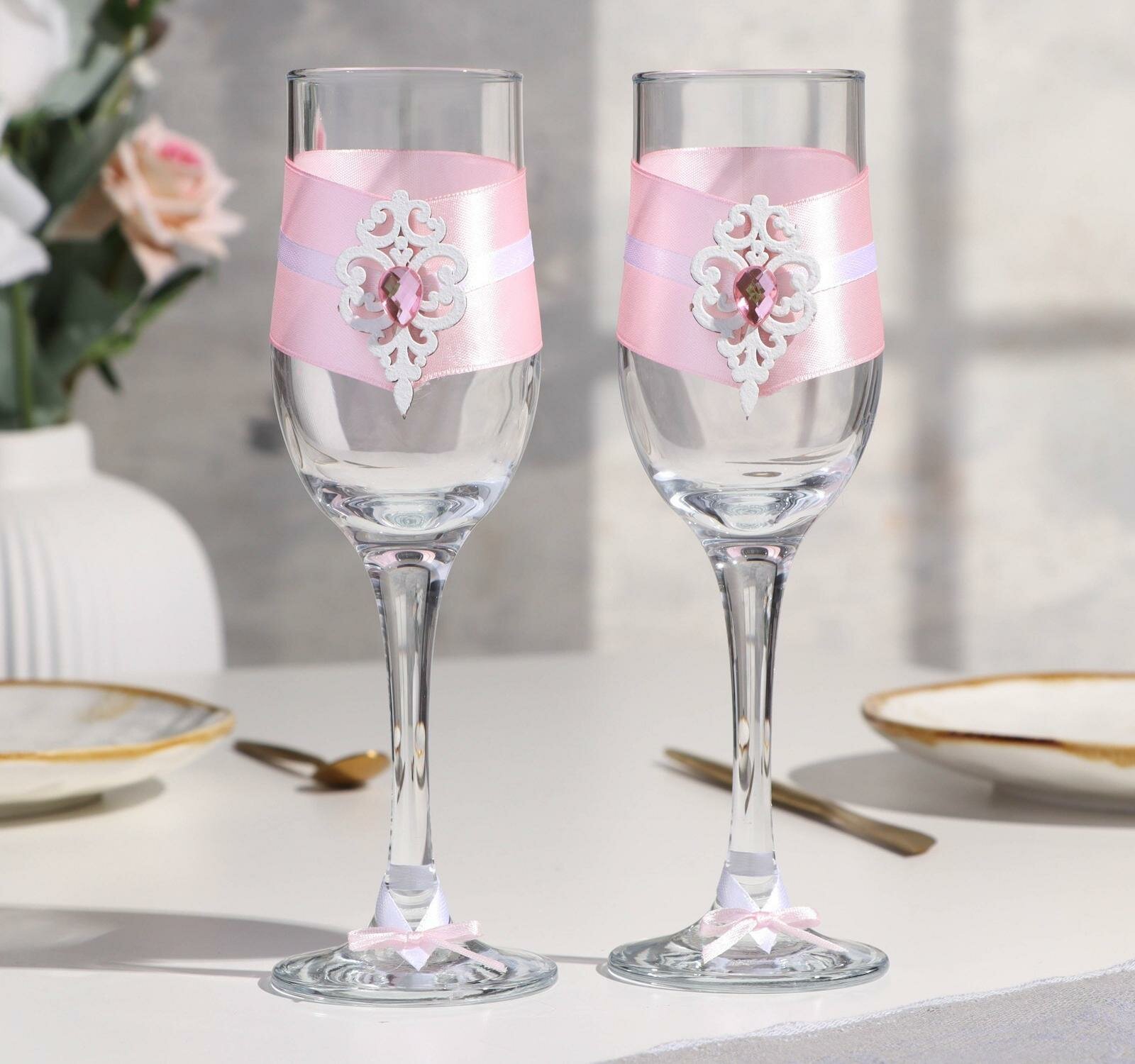 Набор свадебных бокалов "Прага", ручной работы, белый - розовый пастель, 6х6х20,5 см, 2 шт.