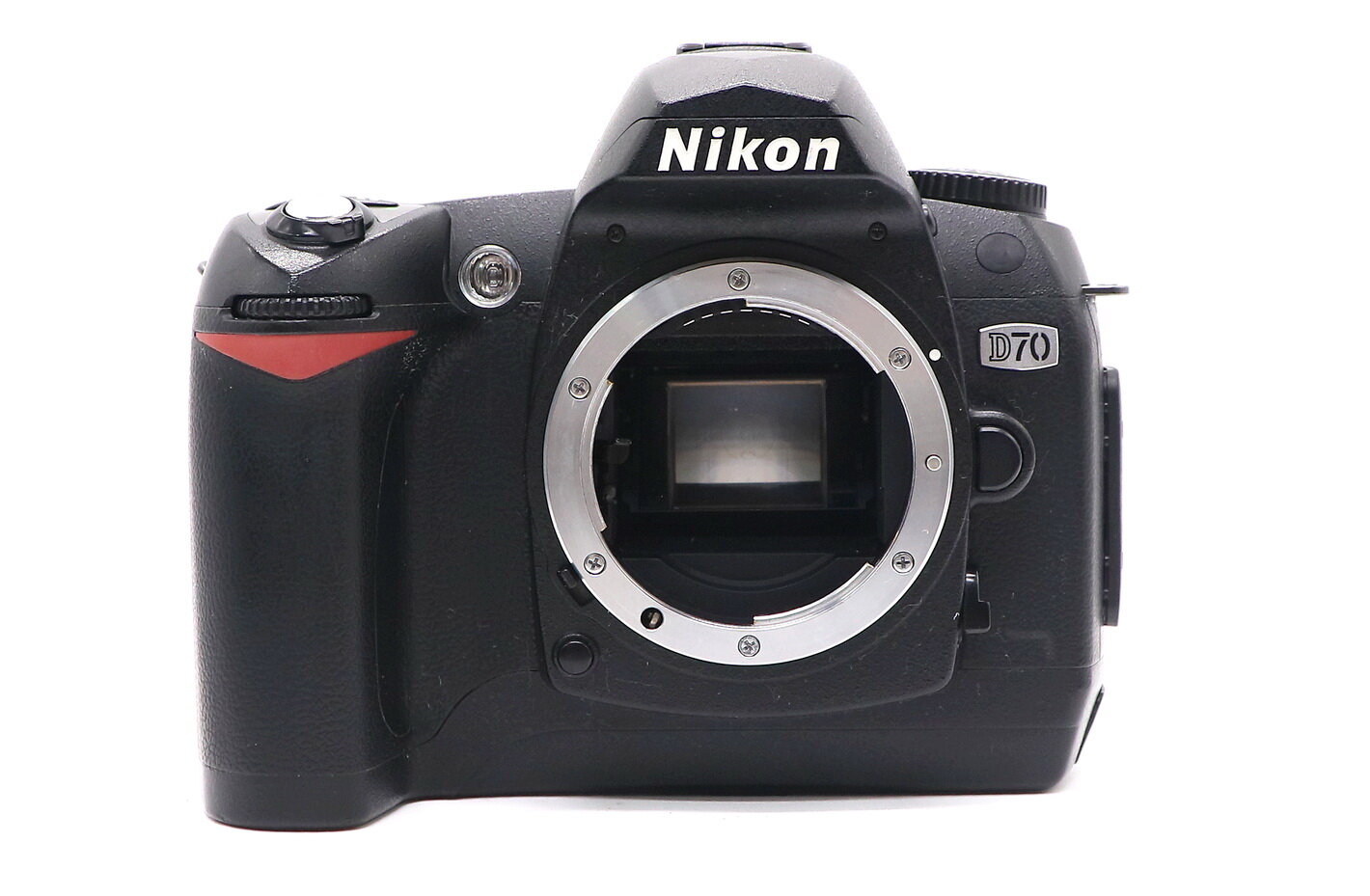Nikon D70 body (пробег 27000 кадров) б.