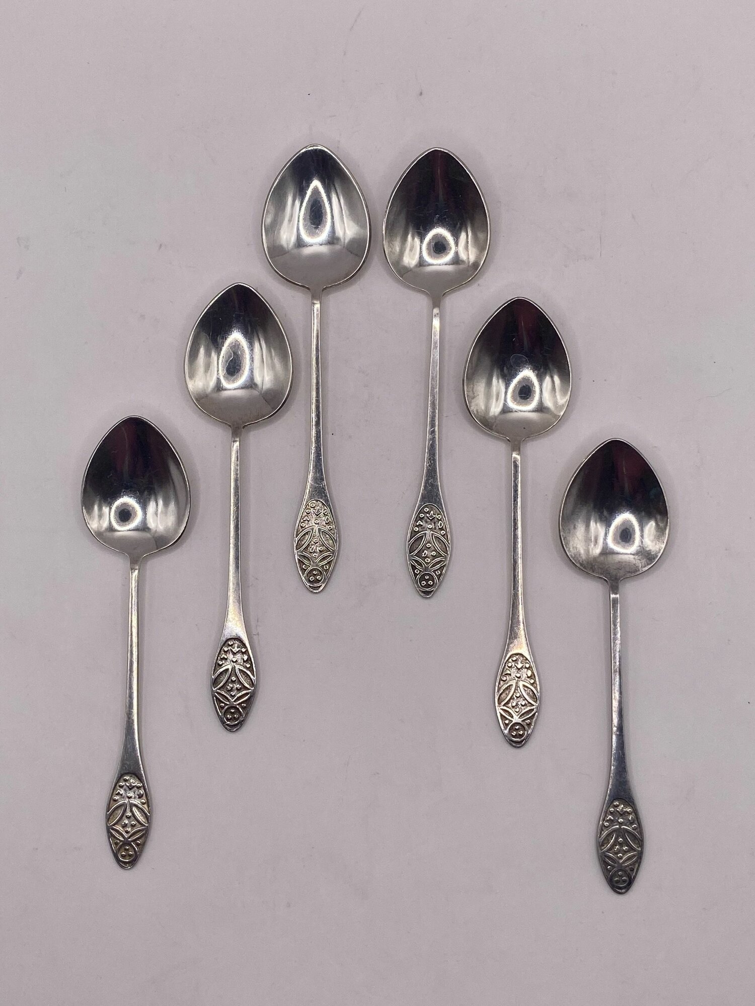 Набор кофейных ложек "Виноград" 6 шт. Мельхиор. СССР. Красносельская фабрика. Серебрение. Длина: 12 см