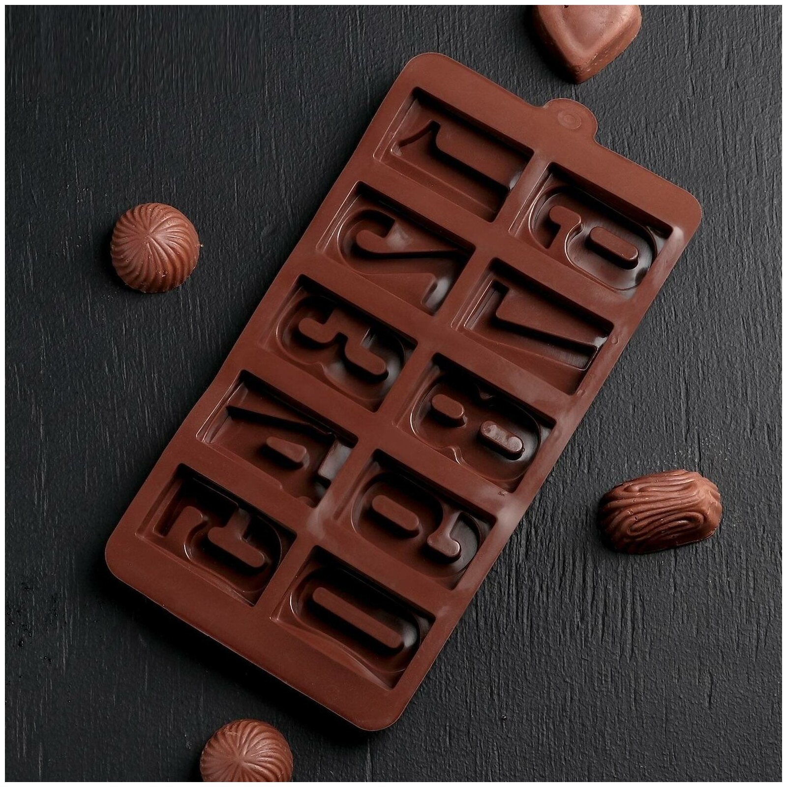 Форма для шоколадных конфет силиконовая "Цифры на плитке", 4 см., коричневый - фотография № 3