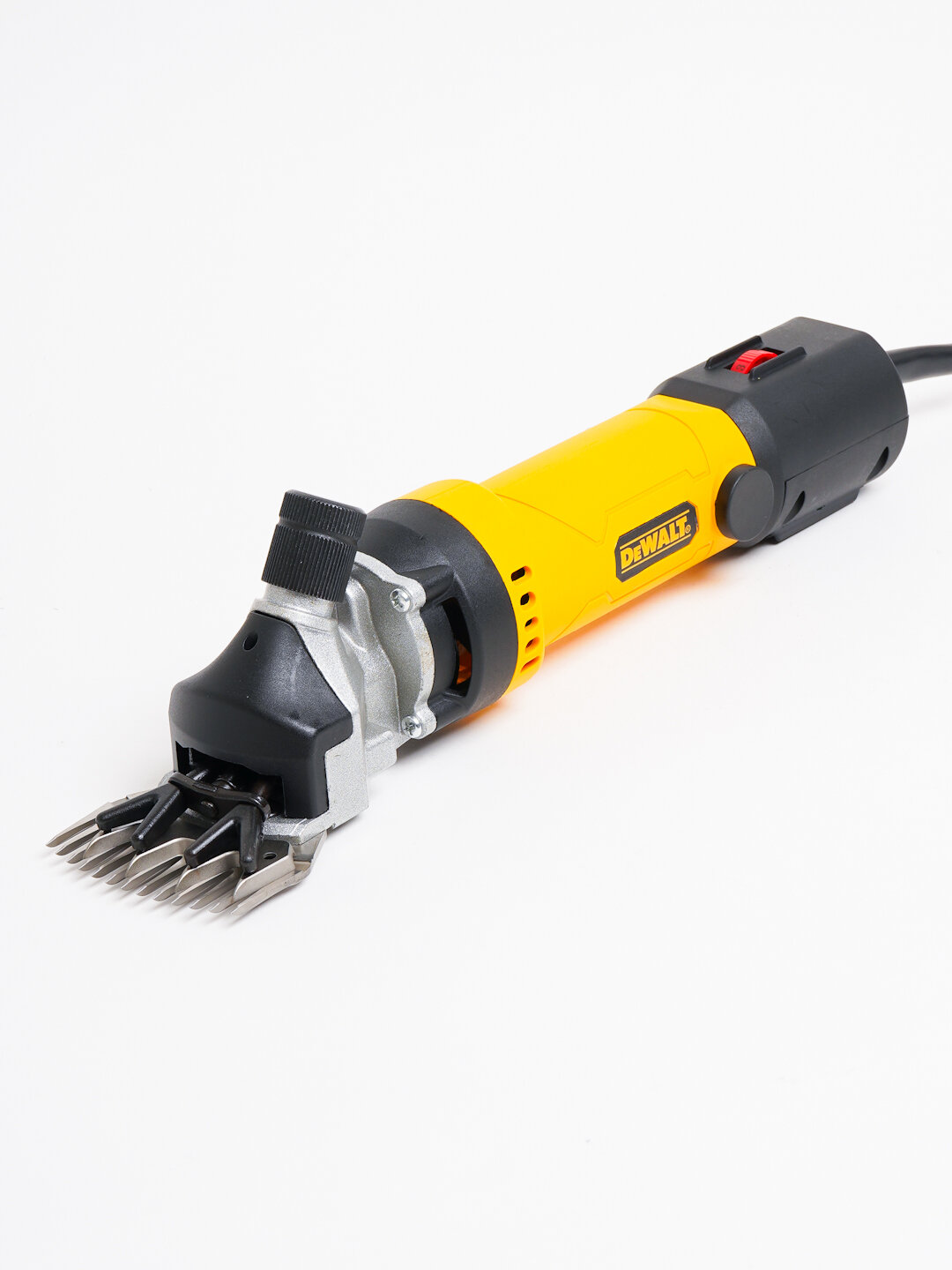 Машинка для стрижки овец от Dewalt : профессиональная, с регулировкой оборотов — фото 1