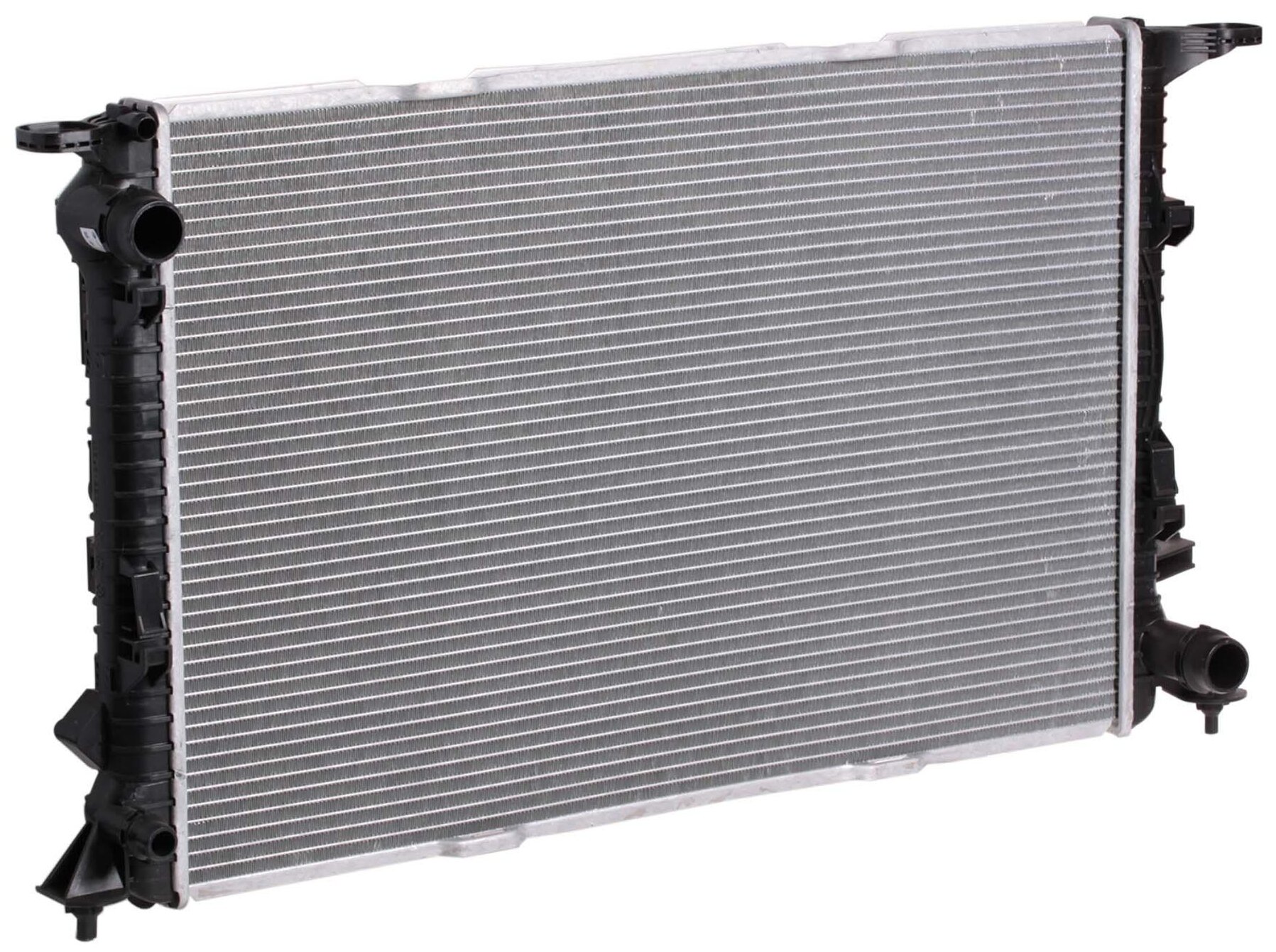 Радиатор LUZAR Радиатор охлаждения для автомобилей A4 (07-)/A5 (07-)/A6 (11-)/A7 (10-) 2.7D/3.0D/2.5i/2.8i/3.0i M/A LRc 1804 LUZAR для Audi A4
