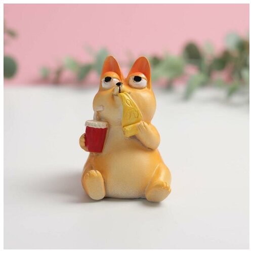 Фигурка полистоун 2023 «Кот с пиццей», 7 см