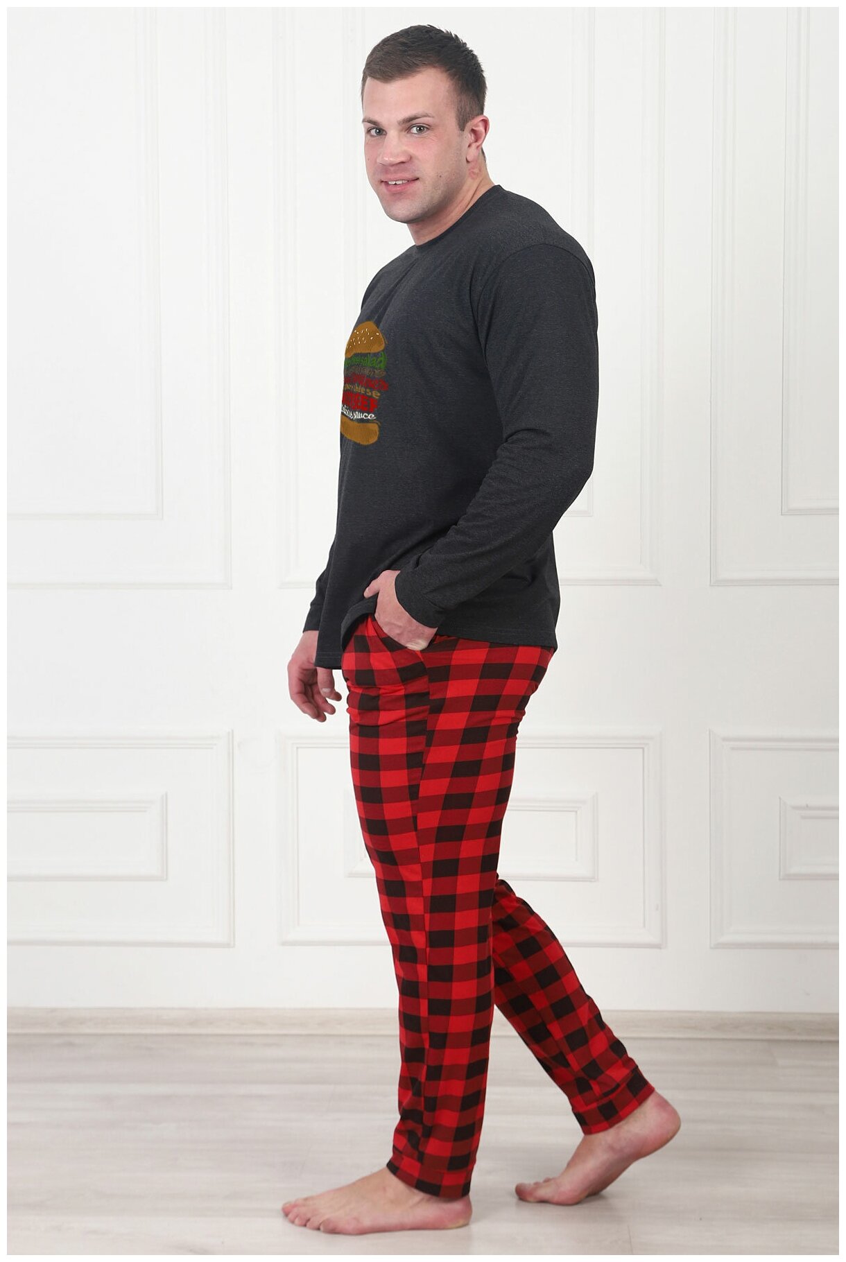 Мужская пижама Фастфуд Красный размер 60 Кулирка Оптима трикотаж футболка с длиным рукавом штаны в клетку с карманами - фотография № 4