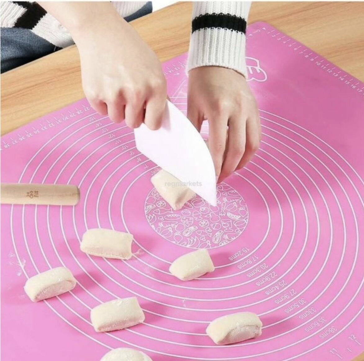 Силиконовый коврик для выпечки и раскатки теста 45х60 см многоразовый, розовый
