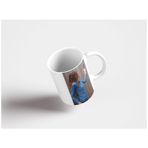 фото Кружка "девочка, подросток, телефон" 320 мл lotsprints