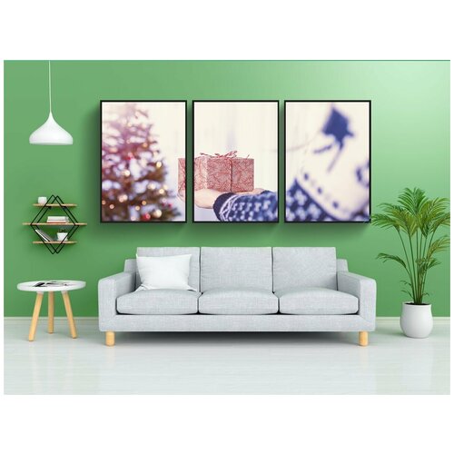 фото Набор модулных постеров для интерьера "рождество, рука, подарок" 60x90 см. в тубусе, без рамки lotsprints