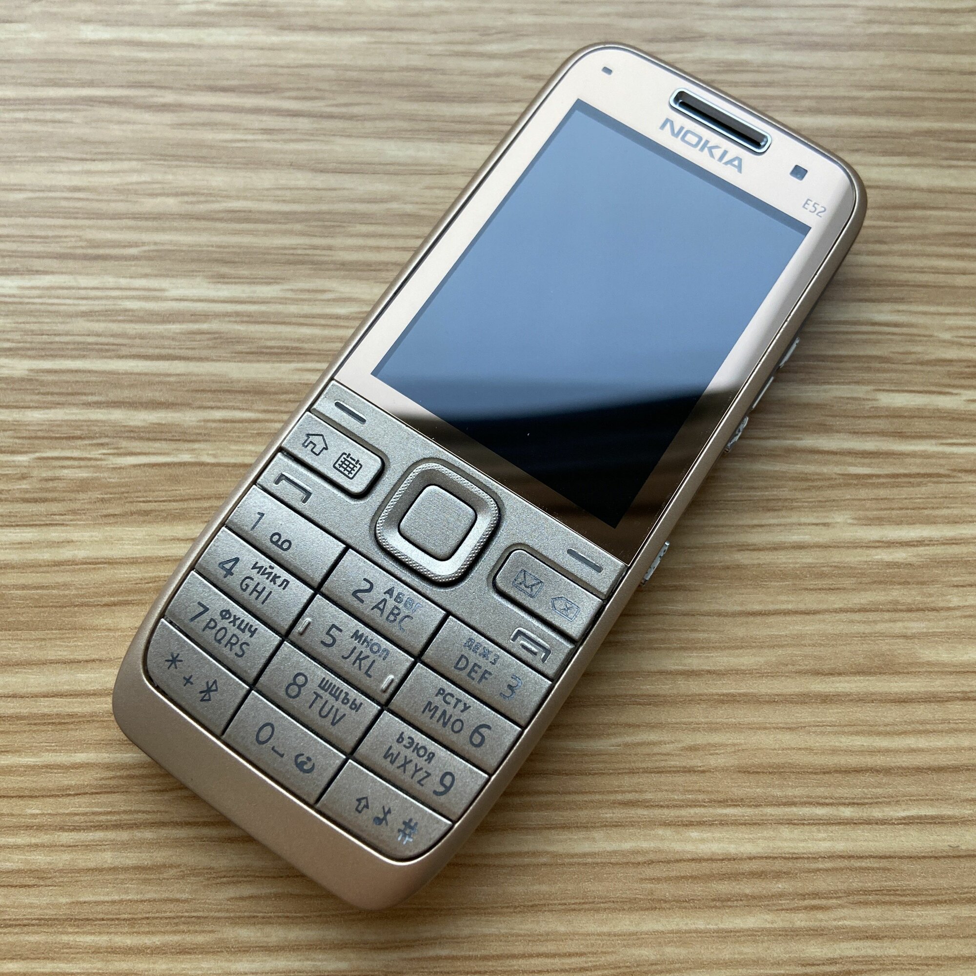 Смартфон Nokia E52, 1 SIM, бронзовый