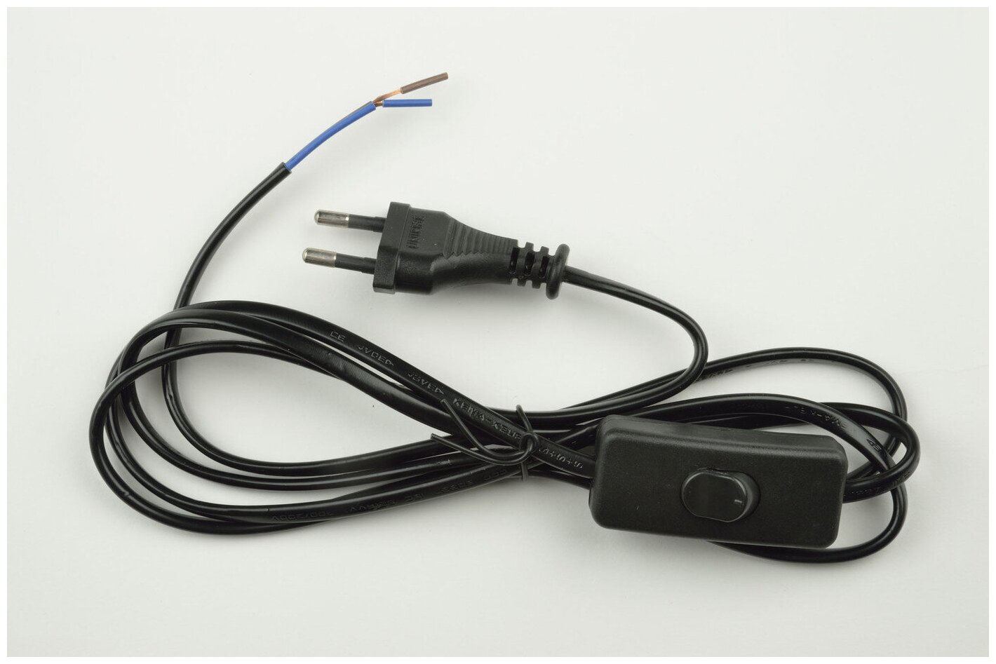 фото UCX-C10-02A-170 BLACK Сетевой шнур с вилкой и выключателем. 2А. 500Вт. 1.7м. Черный. ТМ Uniel