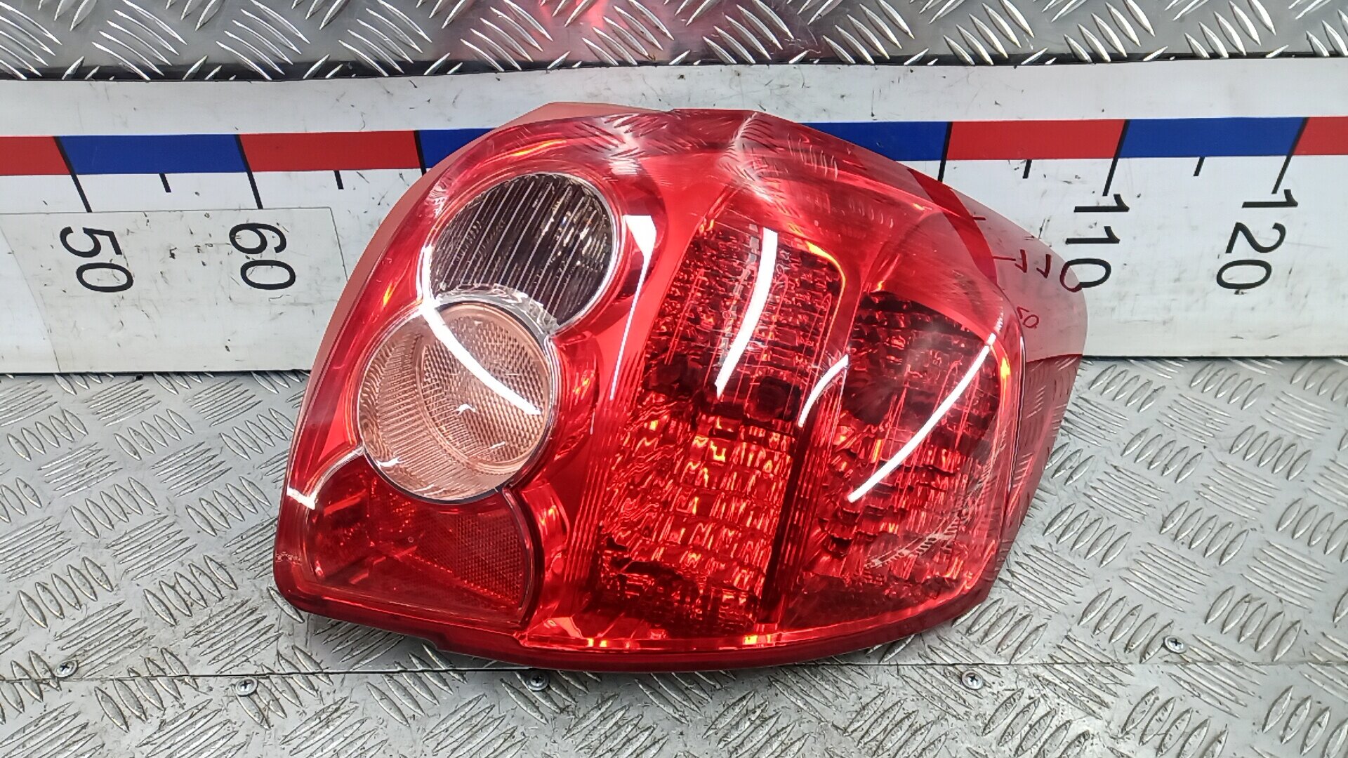Фонарь задний правый Toyota Auris 1 (E150)