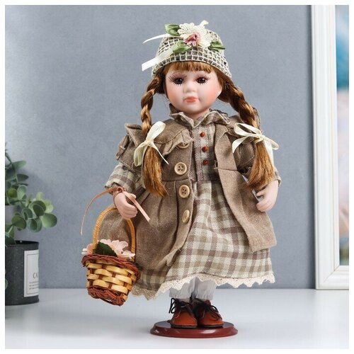 Кукла коллекционная керамика София в песочном пальто, платье в клетку 30 см