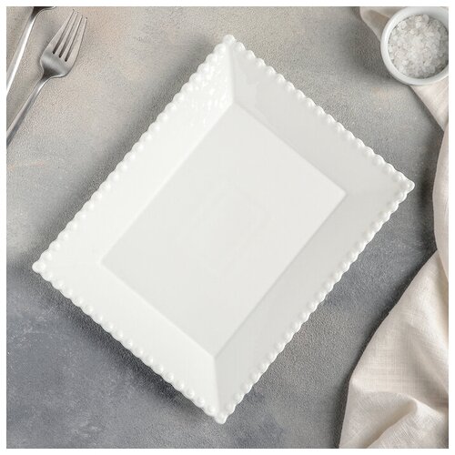Тарелка обеденная Magistro «Лакомка», 25×20 см, цвет белый
