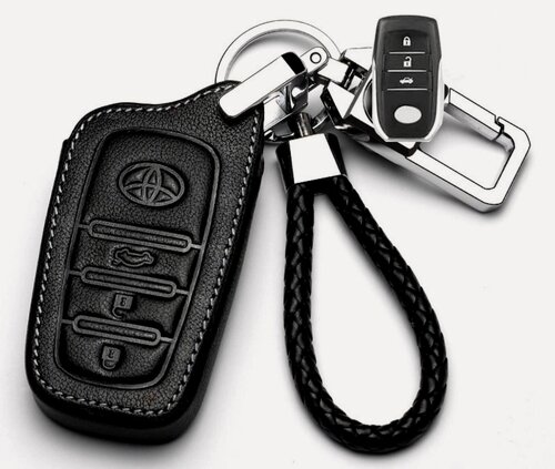 Изображение товара Защитный кожаный чехол брелок на 3 кнопки для smart смарт автомобильного ключа зажигания марки Тойота Toyota Corolla Camry C-HR RAV4 Камри Ланд Крузер Прада Highlander Fortuner Land Cruiser Prado Land Cruiser 200 Hilux ключница футляр из натуральной кожи