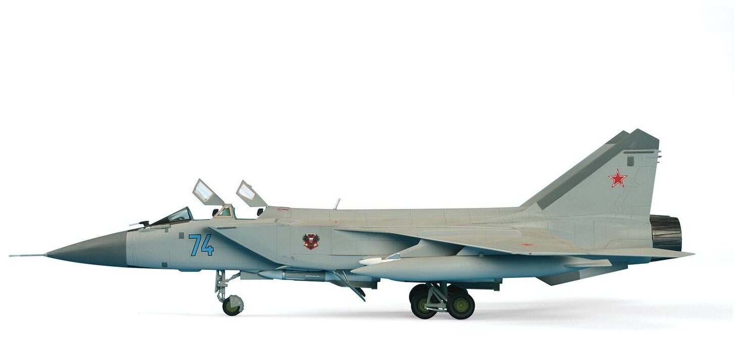 Сборная модель ZVEZDA Советский истребитель-перехватчик МиГ-31 (7229) 1:72
