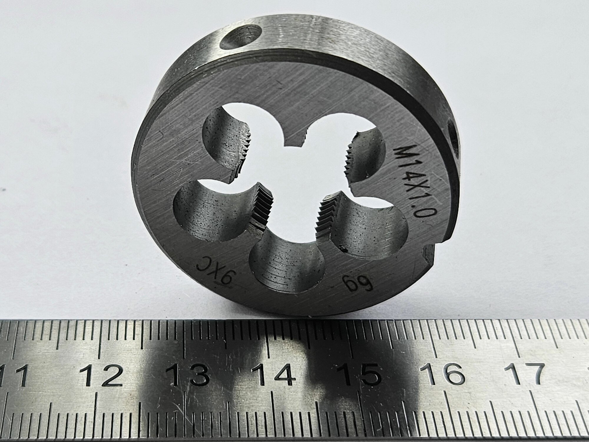 Плашка метрическая М14х1 9ХС — фото 1