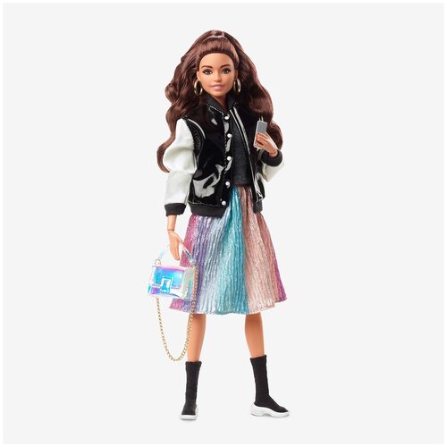 Кукла Barbie стильная с каштановыми волосами HCB75