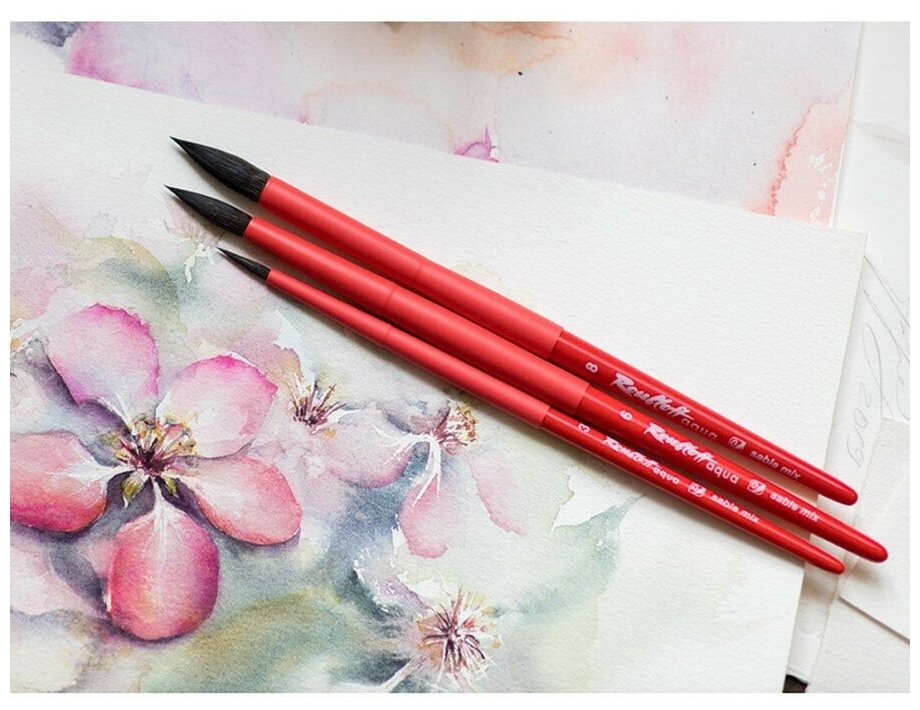 Кисть соболь-микс круглая Roubloff "Aqua Red" ручка короткая красная, покрытие обоймы soft-touch - фото №2