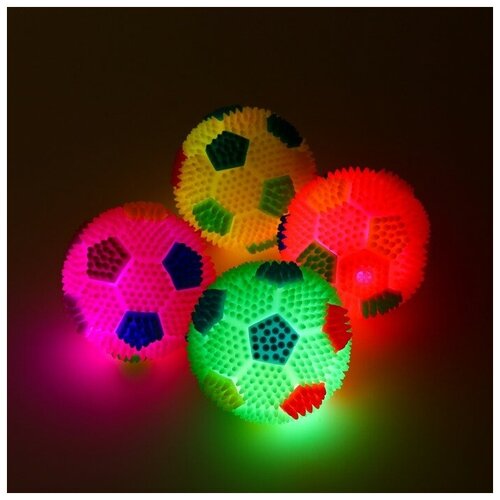 пижон мячик светящийся для собак футбол tpr 6 5 см микс цветов Мячик светящийся для собак ТероПром 1377294 Футбол, TPR, 6,5 см, микс цветов