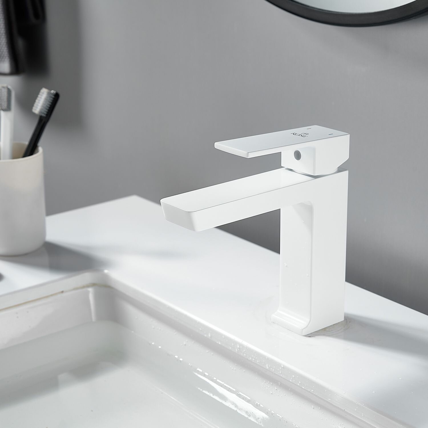 Смеситель для раковины R1801C-1 Rose, белый, хромированная латунь, 1/2", аэратор Neoperl — фото 1