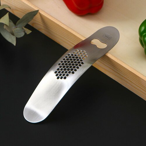 Пресс для чеснока Magistro Steel нержавеющая сталь цвет серебряный 398₽