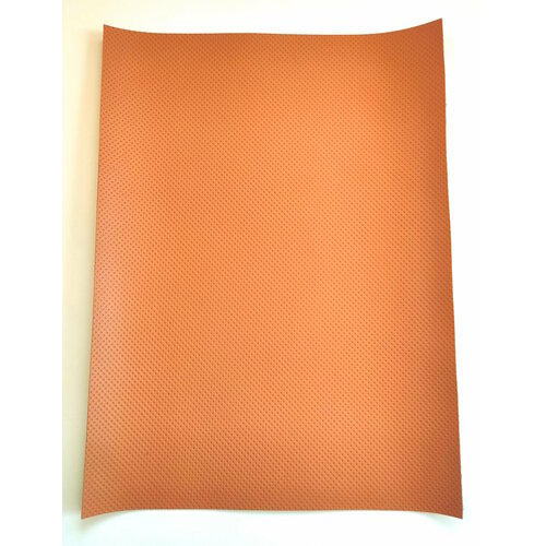 Натуральная итальянская кожа растительного дубления производства Monpel Italia. Полуперфорированная, светло-коричневого цвета, толщина 1,4-1,6 мм. Формат А1 (594х841 мм)