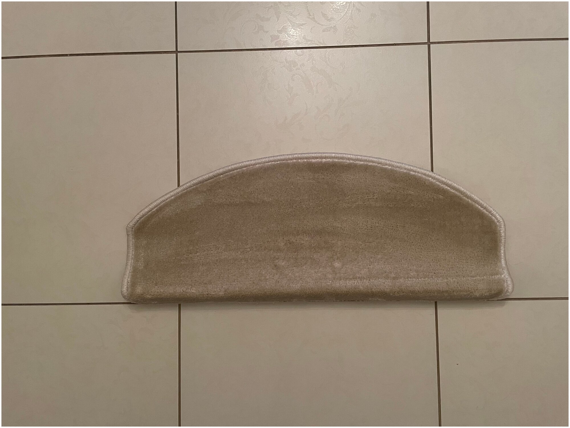 фото Ковровая ступенька на лестницу комплект из 3 штук