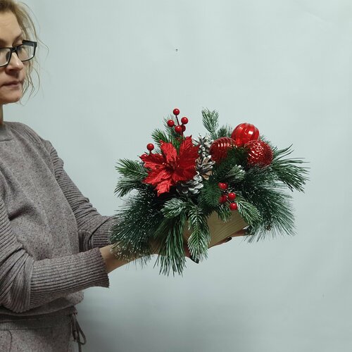 Большая Новогодняя композиция, дизайнерская в кашпо. Искусственные, декоративные цветы, хвойные, еловые веточки для декора