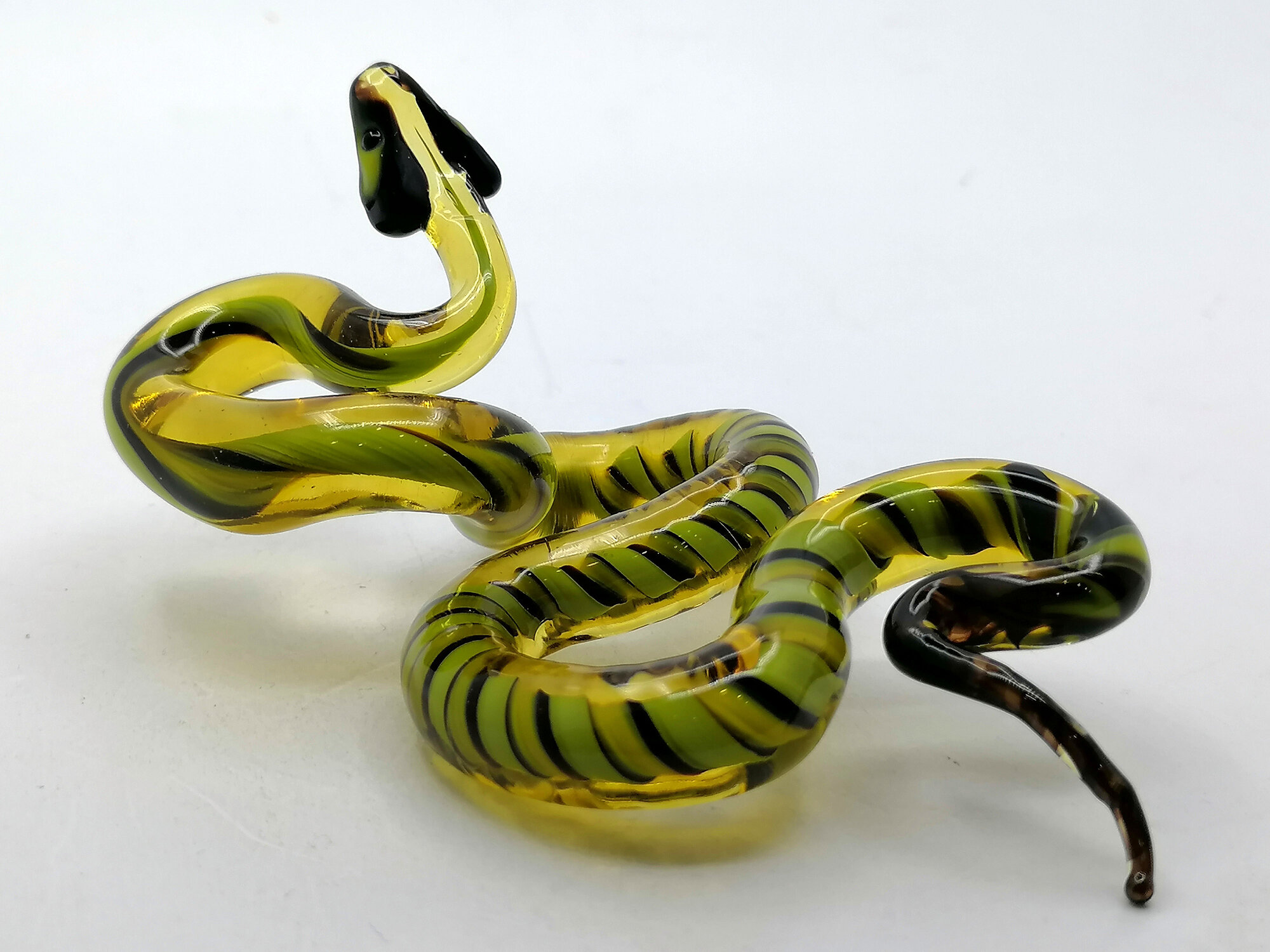 фото Фигурка из стекла "Змея"