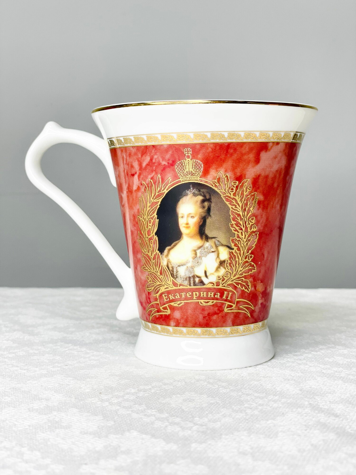 Кружка классическая, сувенирная, с золотой обводкой, 250 мл, "Императрица Екатерина 2", в подарочной коробке - 1 шт.