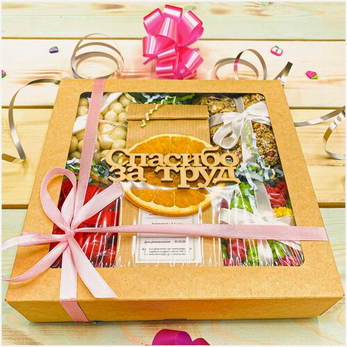 Изображение товара Подарок на любой случай, Оригинальный подарок начальнику, Набор чая и сладостей, Подарочный набор из 1-го вида чая "Сладкий сюрприз"