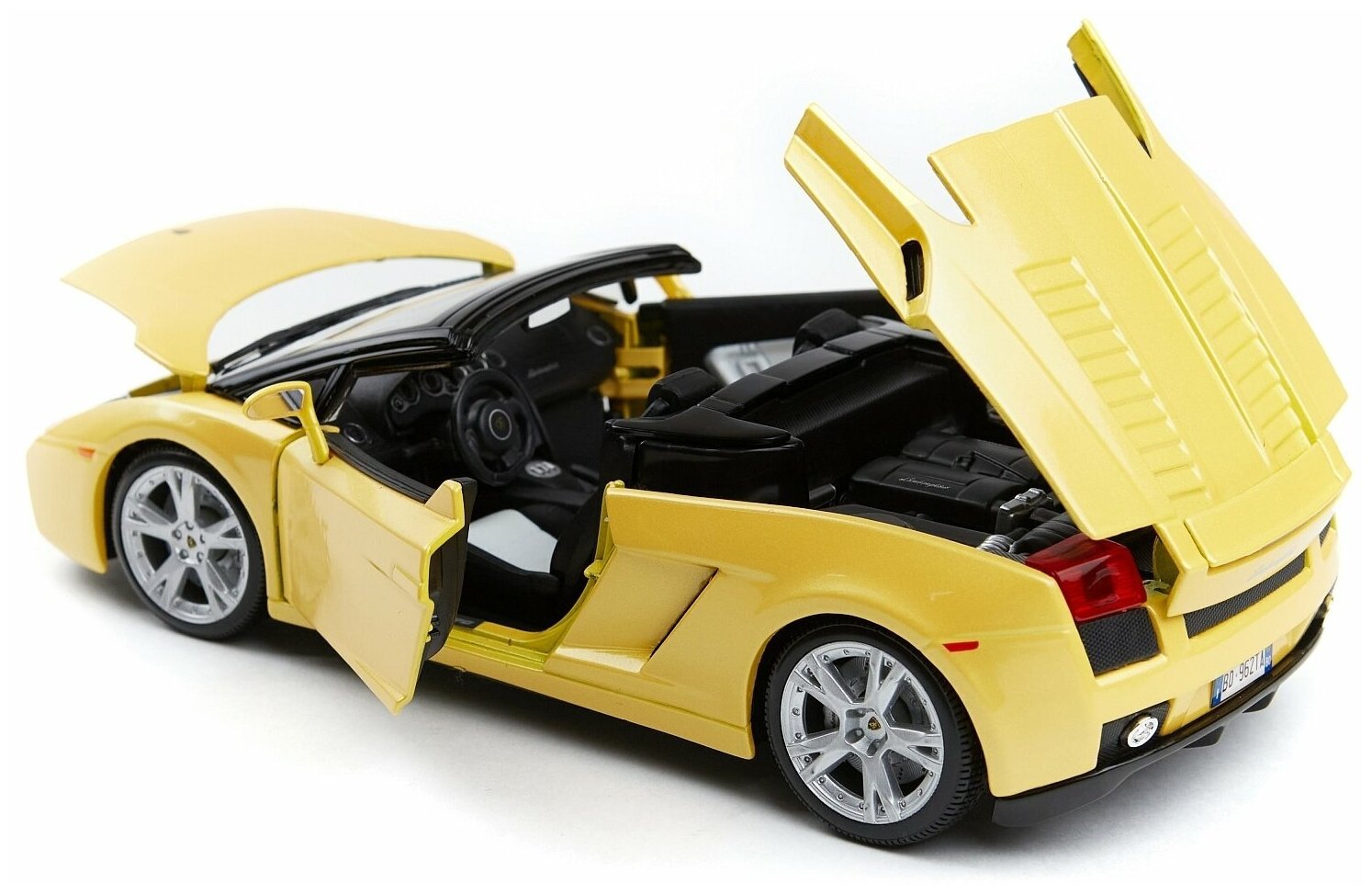 Bburago Коллекционная машинка 1:18 Lamborghini Gallardo Spyder, 18-12016, желтая - фото №5