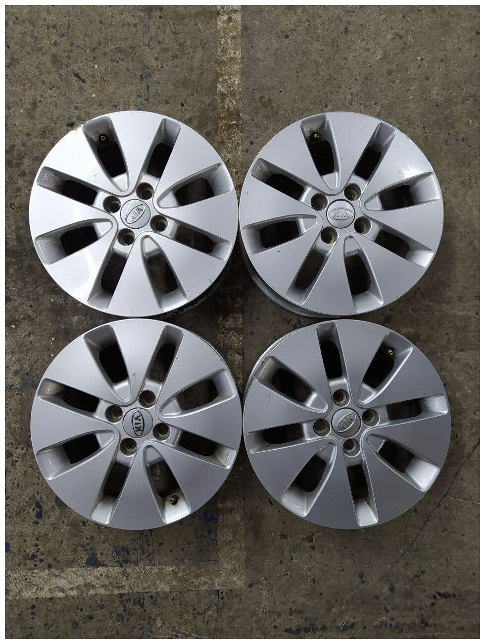 Колесные диски Kia 6xR15/4x100 54.1 (оригинал)