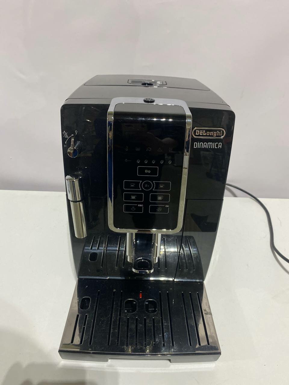 Кофемашина DeLonghi ECAM 350.55 B хорошая