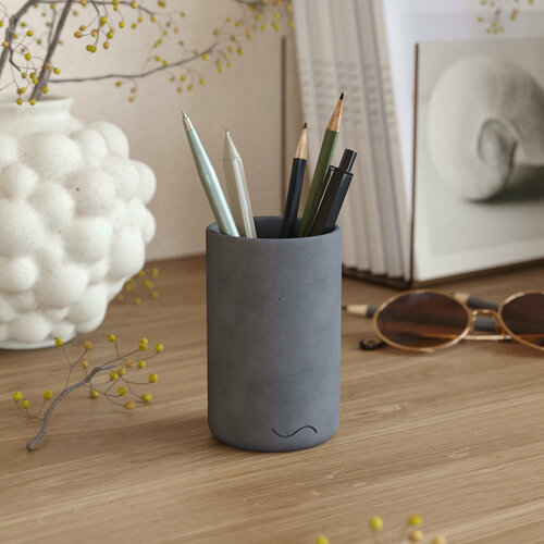 Стакан канцелярский органайзер для ручек и карандашей Astrid Slim 7x11 см чёрный матовый 1400₽