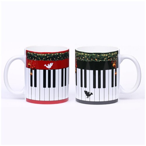 фото Набор из двух кружек darifly "клавиатура фортепьяно и птички на чёрном и красном фоне, новогодний подарочный вариант" с белыми ручками, в подарочной упаковке