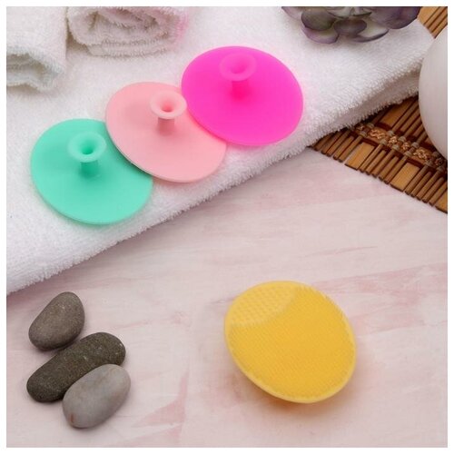 Щётка для умывания Овал на присоске 63 см цвет микс 24900₽