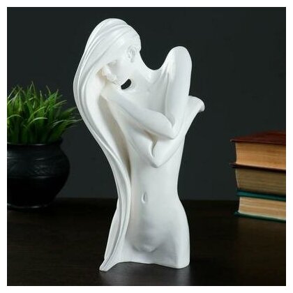 Фигура "Девушка" белая, 27см Хорошие сувениры 4453953 .