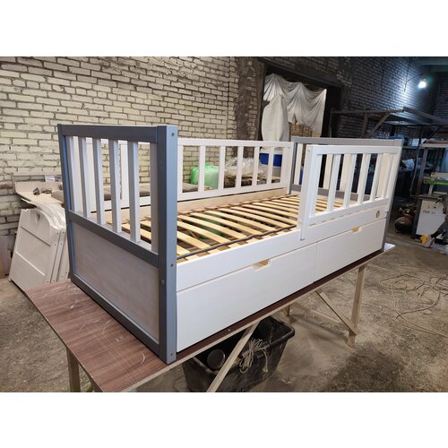 Детская кровать кроха 2 МАLИНА Wood для детей от 2х лет 1400х700 с ящиками в комплекте