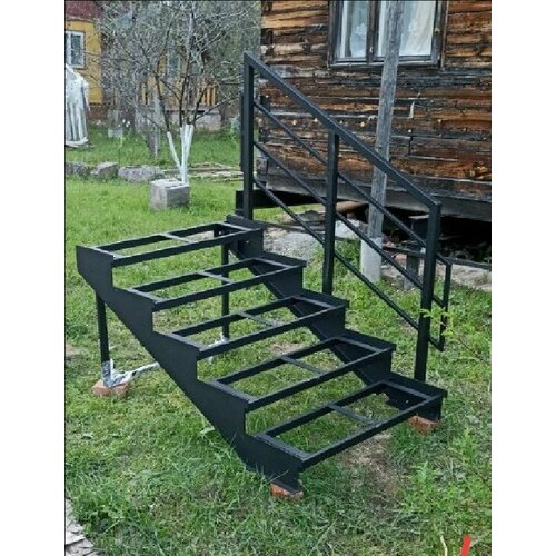 Лестница-крыльцо 6 ступеней без ступеней ДПК ограждения справа 49140₽