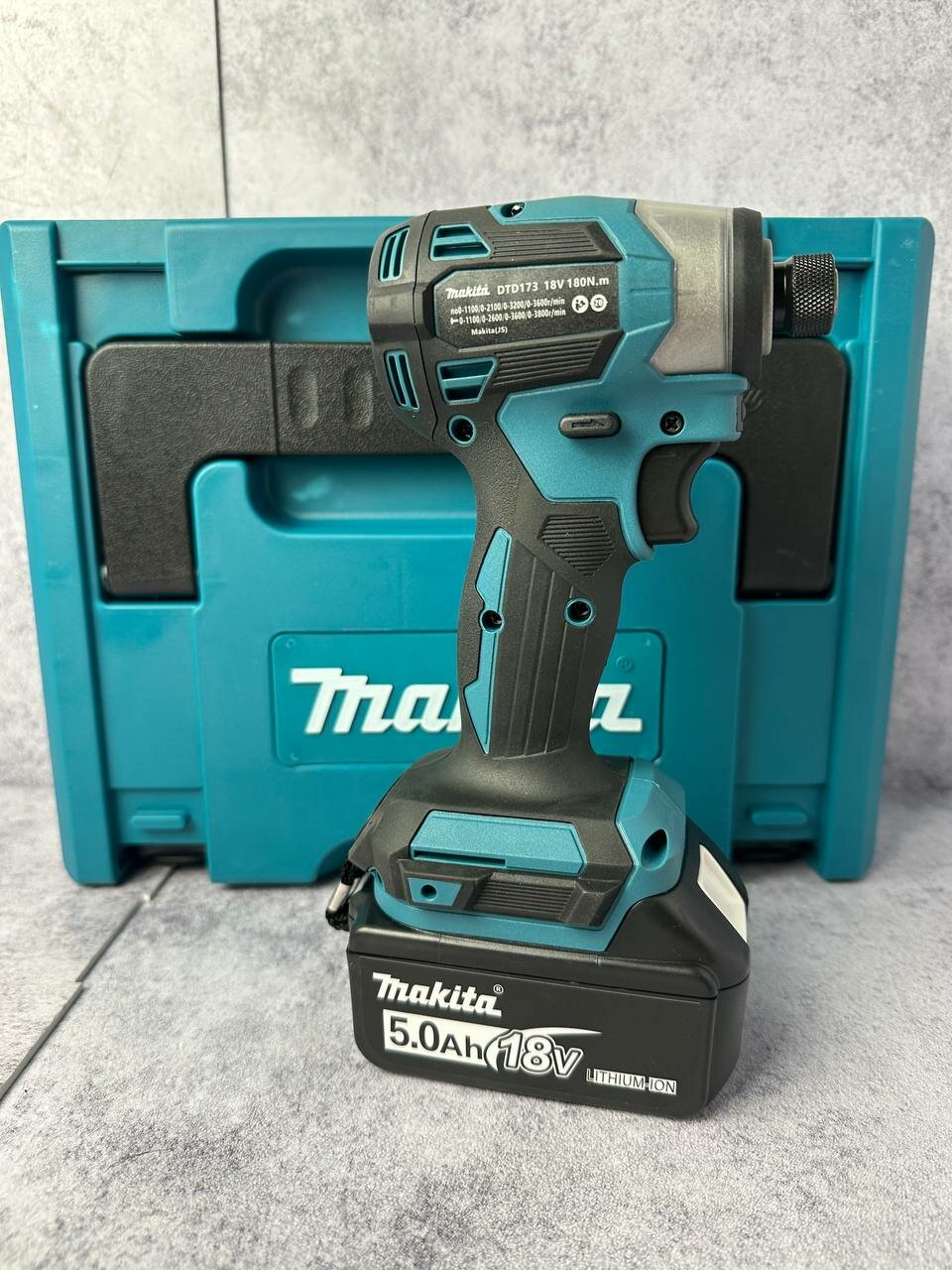 фото Винтоверт с ударным механизмом, 18 вольт, 4 скорости, 3800 уд/мин