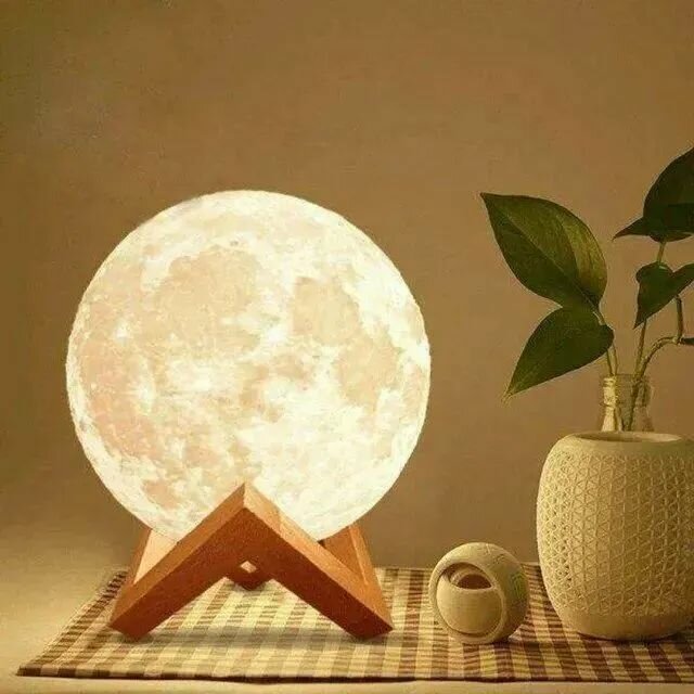 фото Светильник-ночник 3D Шар-луна Moon Lamp, на деревянной подставке с пультом, встроенный аккумулятор и сенсорное управление, 15 см