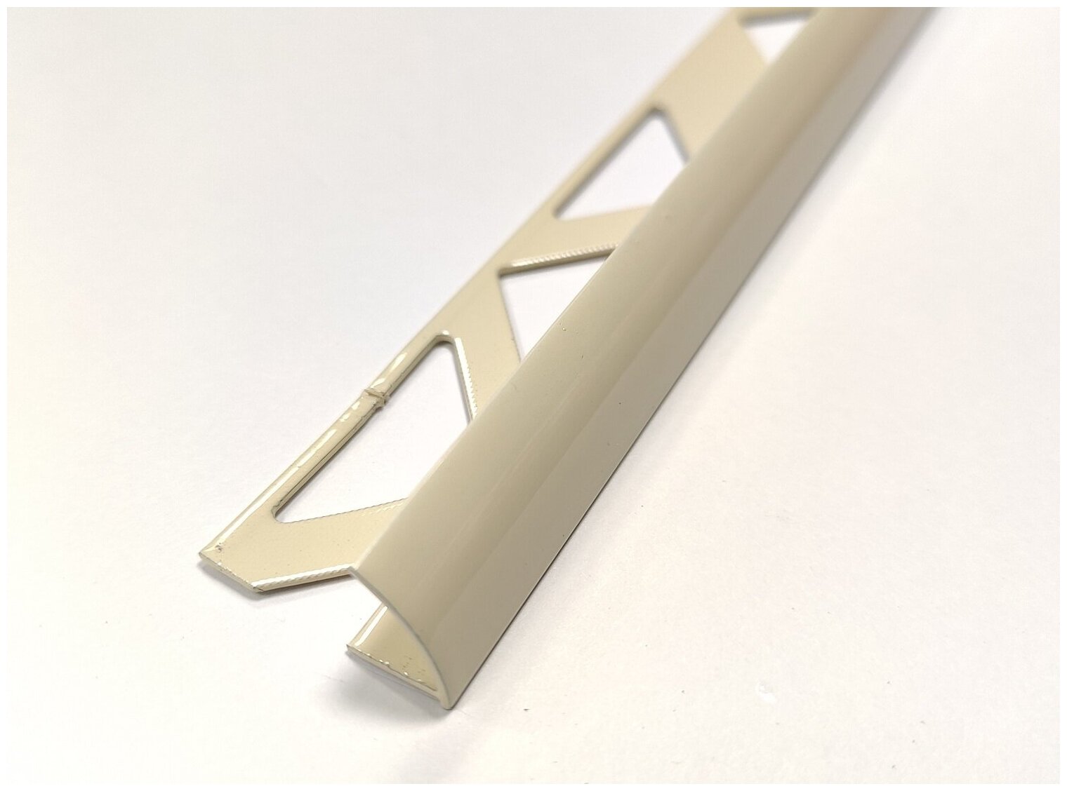 Профиль полукруглый внешний алюминиевый для плитки до 12 мм, длина 2,5м, светло-бежевый RAL1015